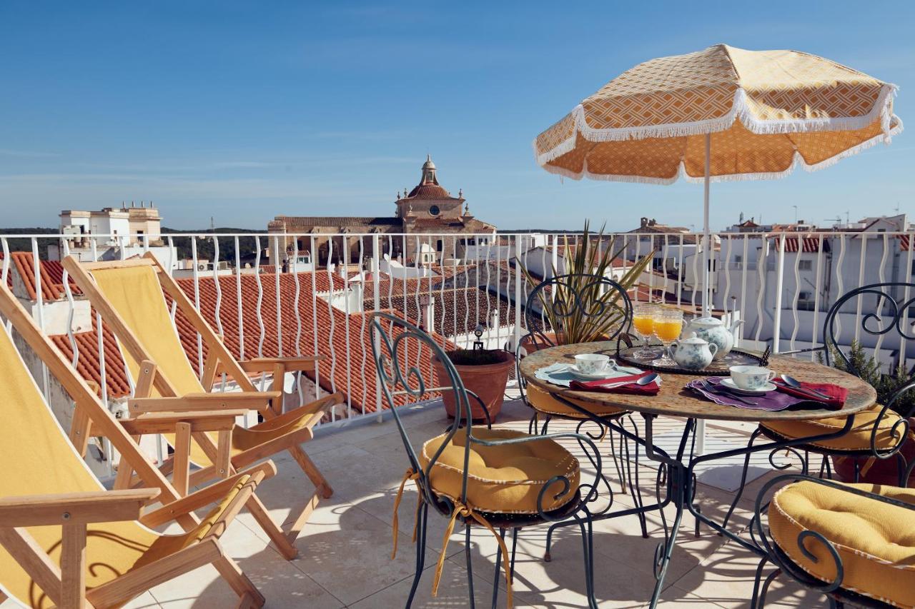 Cristine Bedfor Mahon Hotel Exterior photo